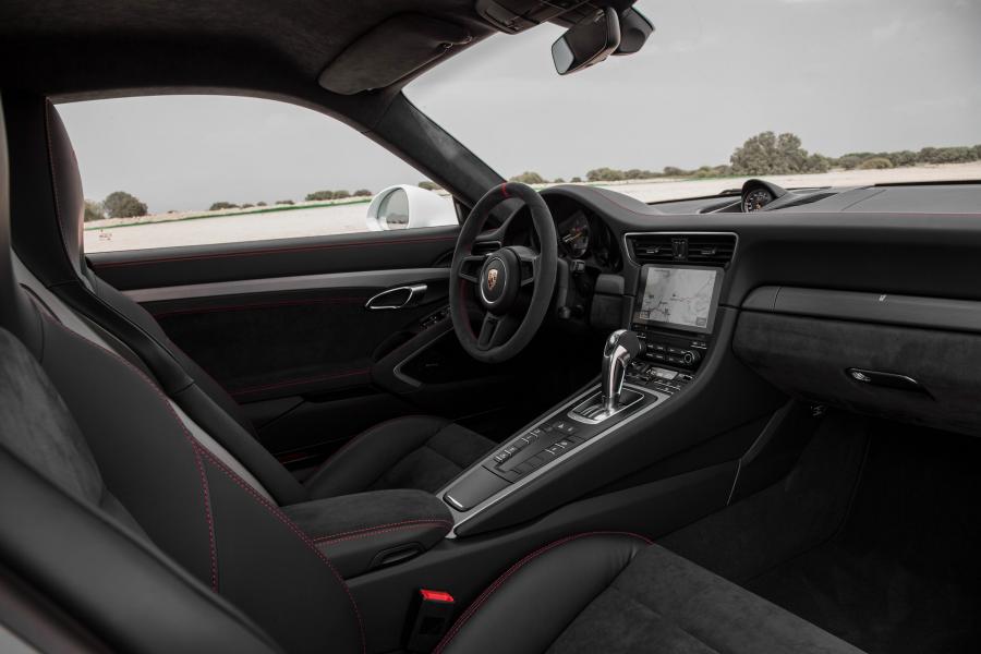 Интерьер Porsche 911 GT3 2017 года  (WW) (фото 48 из 86)